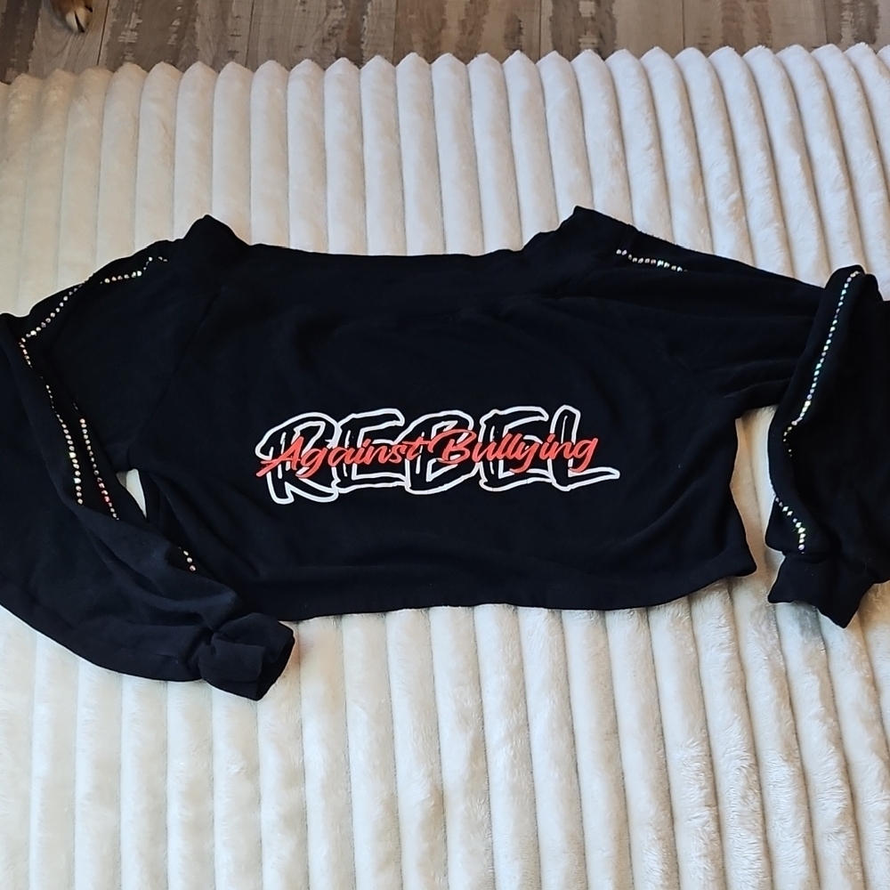 Black Cropped Sweatshirt with Red and White Graphic